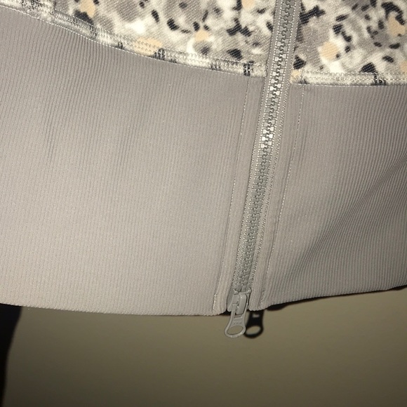 Lululemon Jacket - Picture 8 of 8